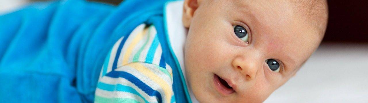 Когда ребенок начинает спать всю ночь: как приучить его, с какого возраста?