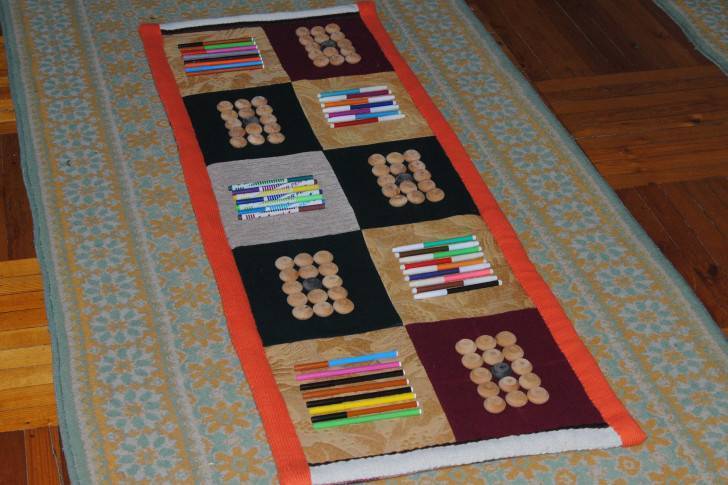 Массажный коврик для детей своими руками - как сделать ортопедическую дорожку для ног (с фото)