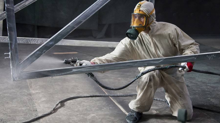 Как сделать цветной песок в домашних условиях своими руками и чем покрасить состав?