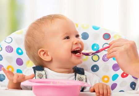 Прикорм по Комаровскому по месяцам ???? при грудном вскармливании: таблица, схема, правила