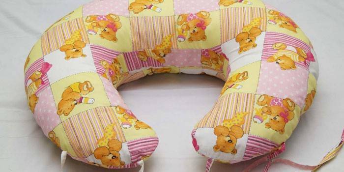 Подушка для кормления грудного ребенка и двойни: выбор и пошив своими руками