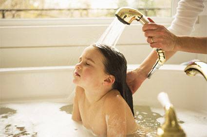 У ребенка выпадают волосы - что делать, почему это происходит, какое необходимо лечение?