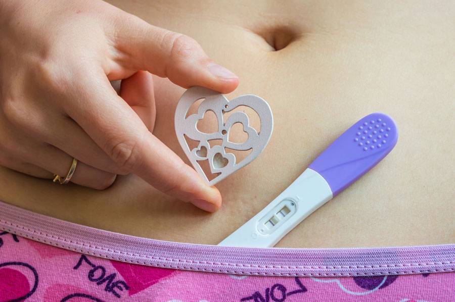 ХГЧ упал на раннем сроке: почему так бывает в начале беременности и что делать?