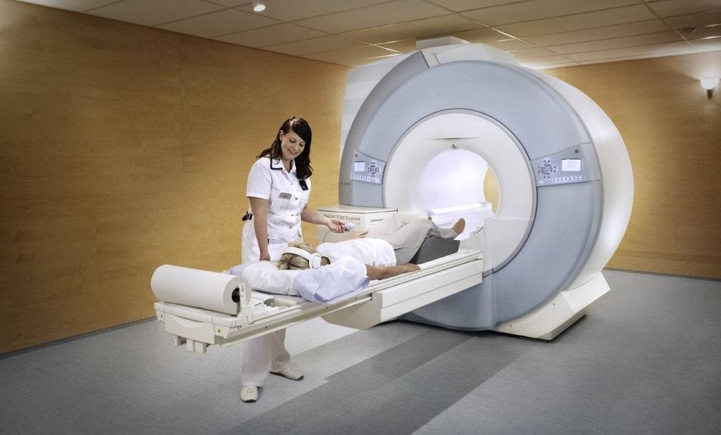 Можно ли делать МРТ беременным на ранних и поздних сроках: томография головного мозга, позвоночника