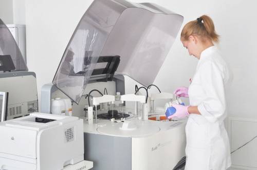 Что означает повышение глюкозы в моче у ребенка: причины и способы коррекции