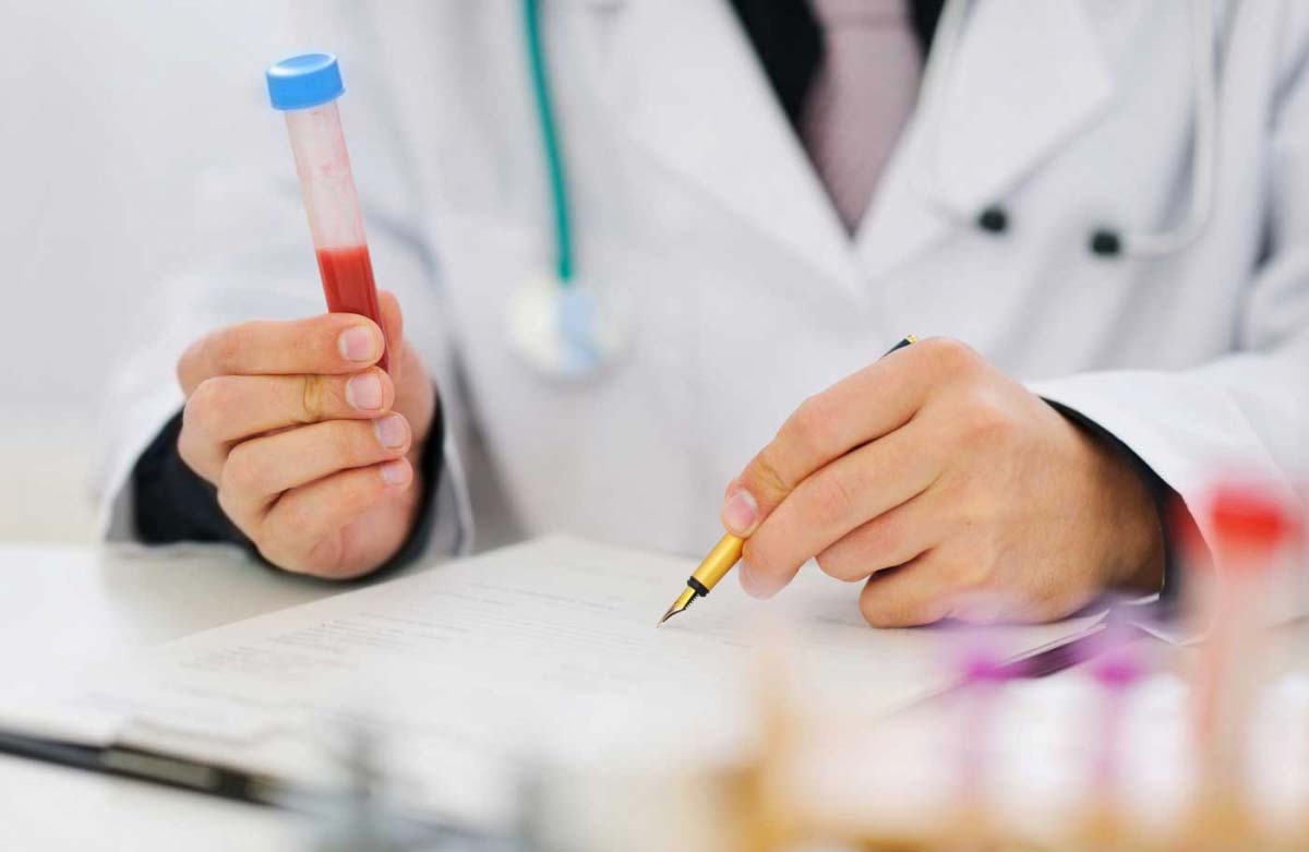 Низкий сахар у новорожденного в крови: причины гипогликемии, чем чревато состояние?