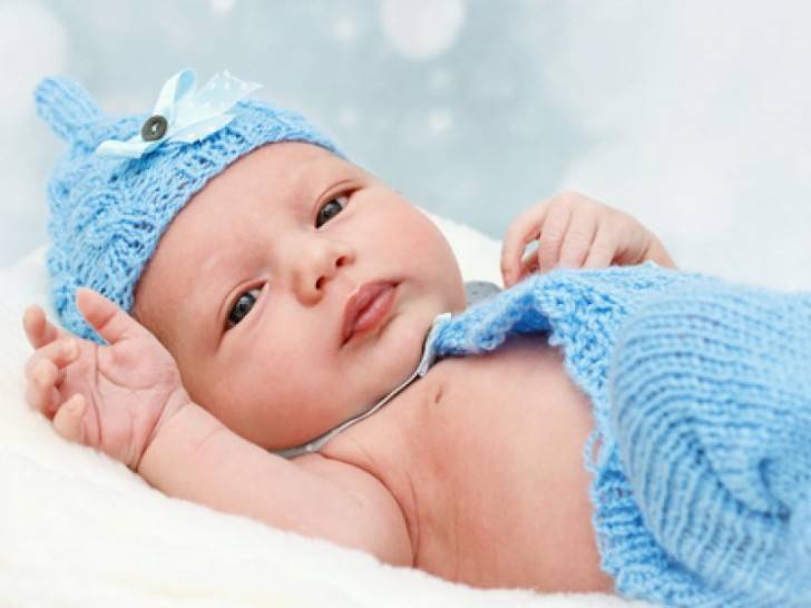 Впалый родничок у грудничка: причины западения темечка с фото