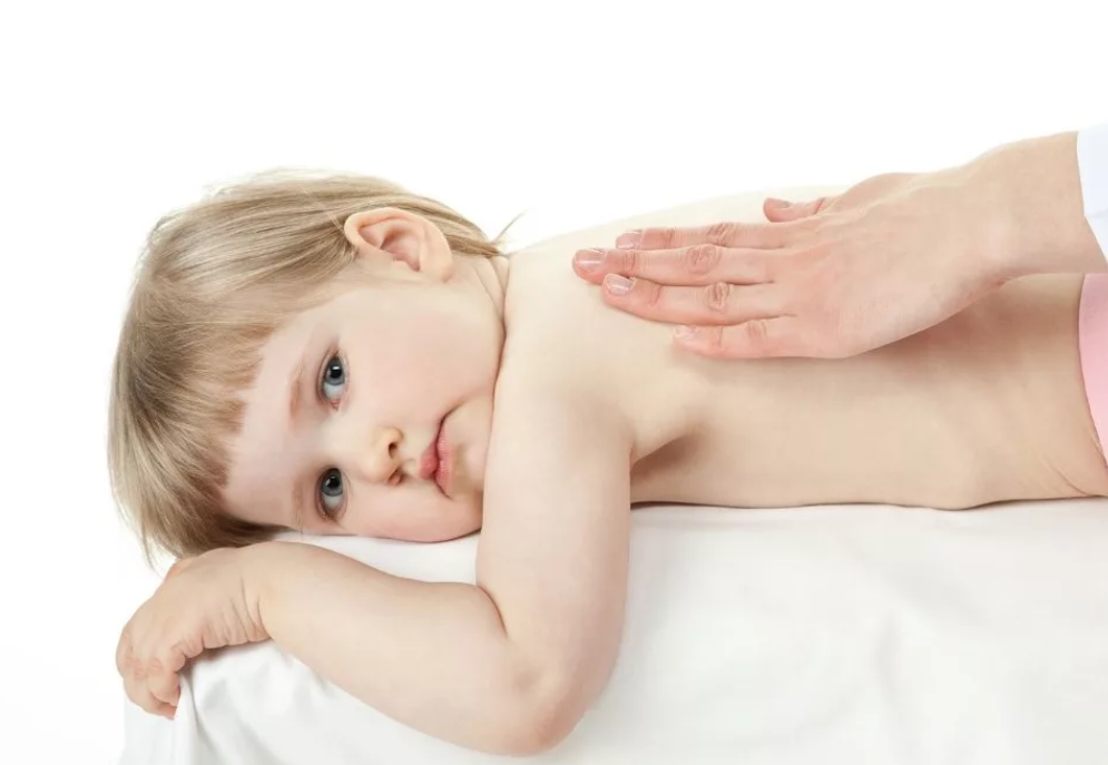 У ребенка влажный кашель без температуры: чем лечить грудничка (Комаровский)