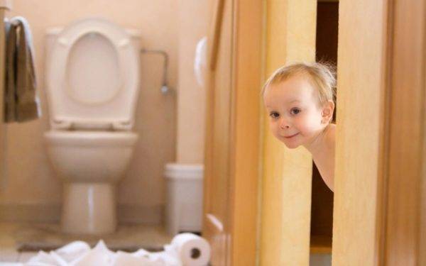 Почему ребенок часто писает, сколько должен мочиться грудничок в норме?