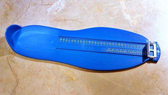 Размер обуви и ноги ребенка: 7 таблиц по возрасту, длине стопы и стельки, калькулятор