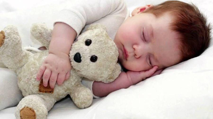 Как отучить ребенка от ночных кормлений (от бутылочки и груди) по Комаровскому?