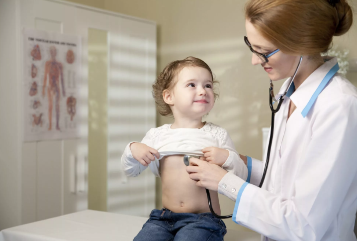 Норма лейкоцитов в крови у детей: таблица по возрасту у новорожденных и старше