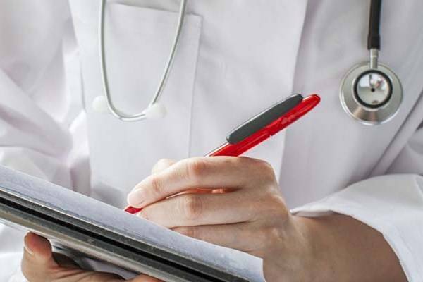 Герпес на лице у ребенка: фото и лечение "простуды" на щеках, лбу