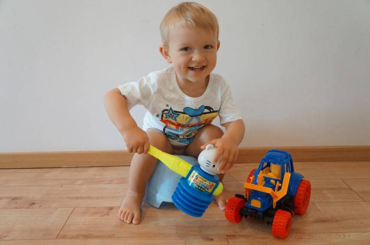 Как отучить ребенка писать в кровать ночью: советы о детях старше 3 лет