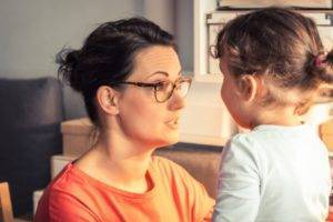 Когда ребенок начинает говорить первые слова: во сколько (в каком возрасте)?