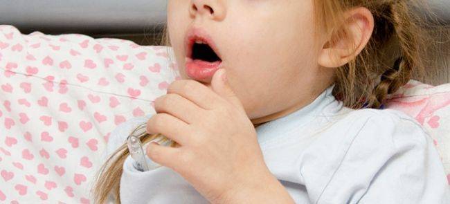 Ребенок уже долго кашляет, и ничего не помогает: чем лечить затяжной кашель?