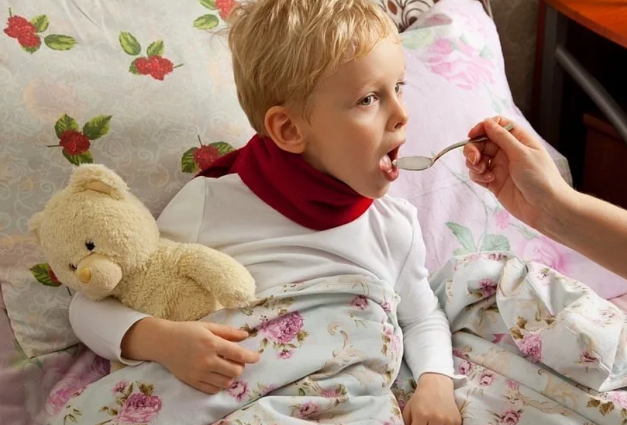 У ребенка влажный кашель без температуры: чем лечить грудничка (Комаровский)