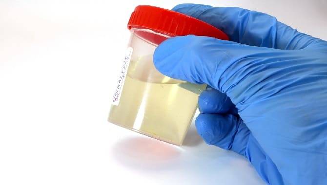 Запах ацетона изо рта у ребенка - причины его появления у грудничка и лечение