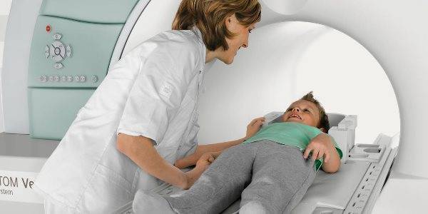 У ребенка увеличены лимфоузлы на затылке: причины воспаления, расположение на голове с фото