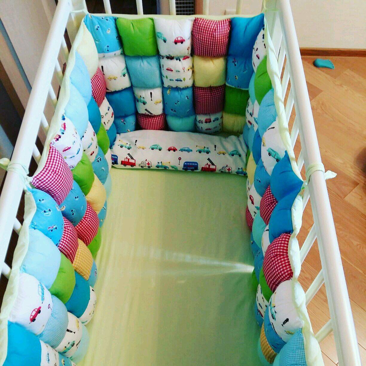 Бортики в кроватку для новорожденных своими руками: выкройки, фото (МК)