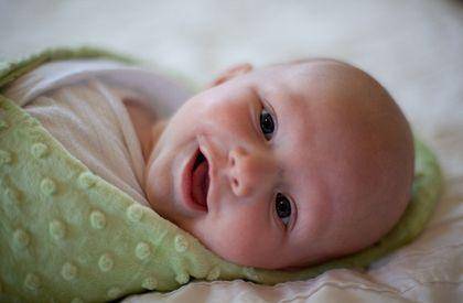 Как пеленать новорожденного: видео, пошаговое фото пеленания ребенка, инструкция