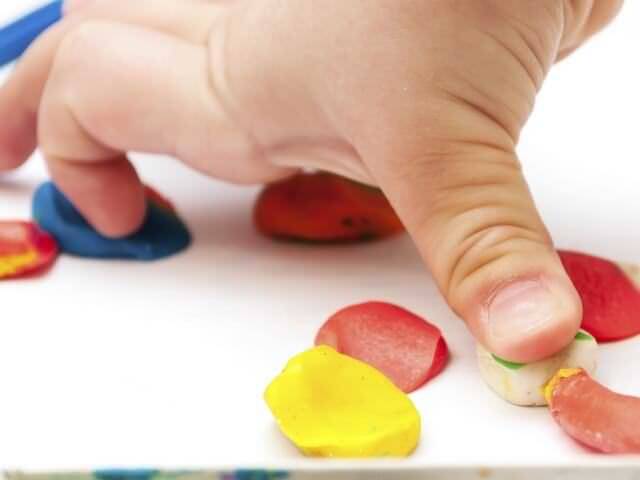 Что должен уметь ребенок в 2 года: развитие и занятия в домашних условиях