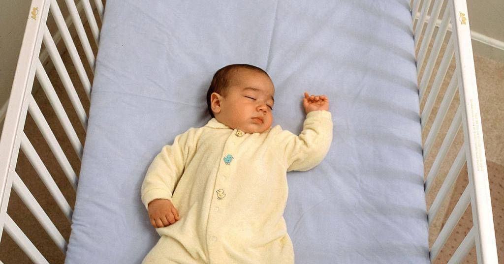 Щетина у новорожденных или кочерга: фото на ушах, спине, теле