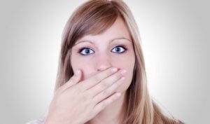 У ребенка болит живот в области пупка - что делать в такой ситуации?