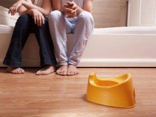 Как отучить ребенка от памперсов ночью и приучить к горшку?