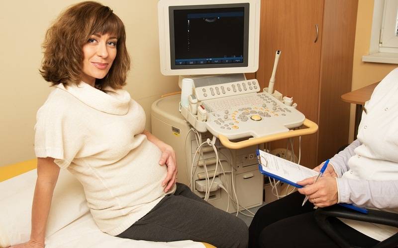 Каменеет живот на 37 неделе беременности: причины, диагностика, опасные симптомы