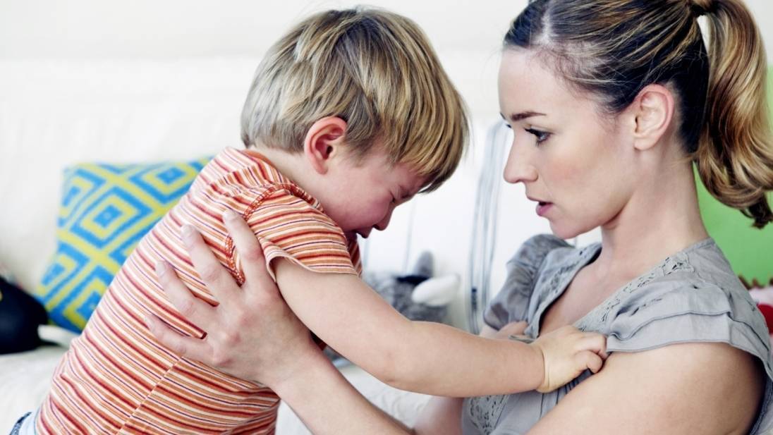 Как отучить ребенка от рук в 2-3 месяца и не приучить его дальше к рукам?