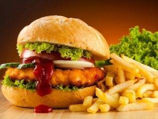 Ребенок не ест мясо и рыбу: что делать и как приучить (мнение Комаровского)