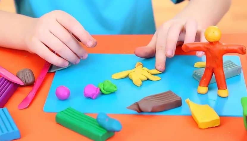 Лепка из пластилина для детей 3–4 лет: уроки пластилинографии с фото