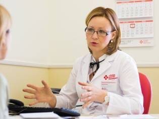 С какого возраста ребенку можно давать куриную, говяжью или свиную печень?