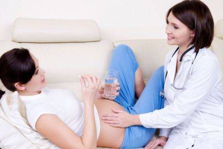 Выкидыш на позднем сроке беременности: причины, лечение и последствия