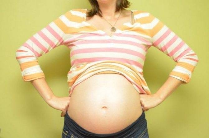 Почему вылезает пупок при беременности? почему при беременности пупок может вылезать, темнеть и становиться горячим, что делать