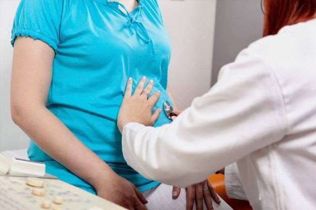 Рези внизу живота при беременности: причины режущей острой боли на ранних и поздних сроках