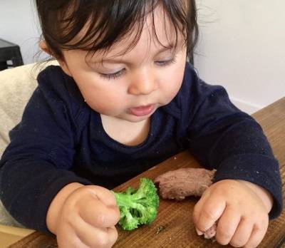 С какого возраста можно давать ребенку сахар и соль: когда добавлять в пищу, нужны ли они грудничку?