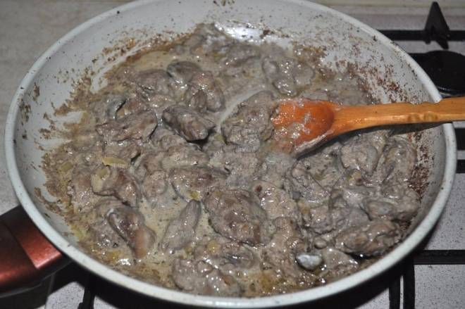 С какого возраста ребенку можно давать куриную, говяжью или свиную печень?