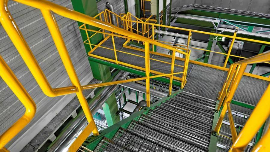 Как сделать цветной песок в домашних условиях своими руками и чем покрасить состав?