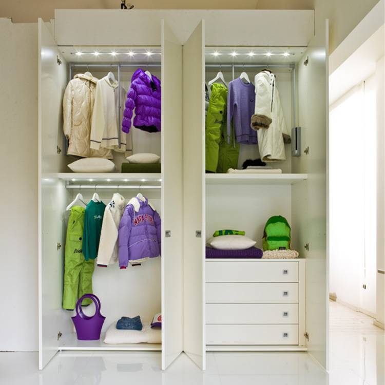 Фото-идеи дизайна детской комнаты 8-9 кв м для девочки, мальчика или двоих детей