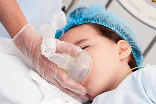 Эмболия околоплодными водами: что это такое, какие причины возникновения, как лечить?