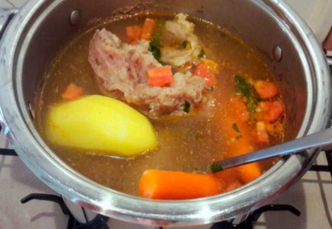 Супы для кормящих мам: рецепты в первый месяц (грибной, из индейки, фасолевый)