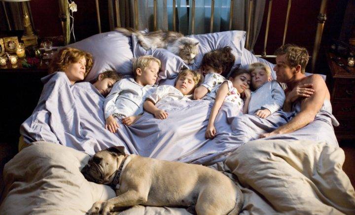 Совместный сон с ребенком: за и против (мнение Комаровского, психологов)