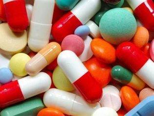 После родов прыщи на лице: почему появляются акне и сыпь и что делать?