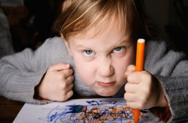 Если ребенок не слушается: как реагировать на непослушание, что делать родителям