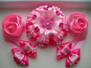 Бант на выписку для новорожденного своими руками: как сшить ленту для конверта?