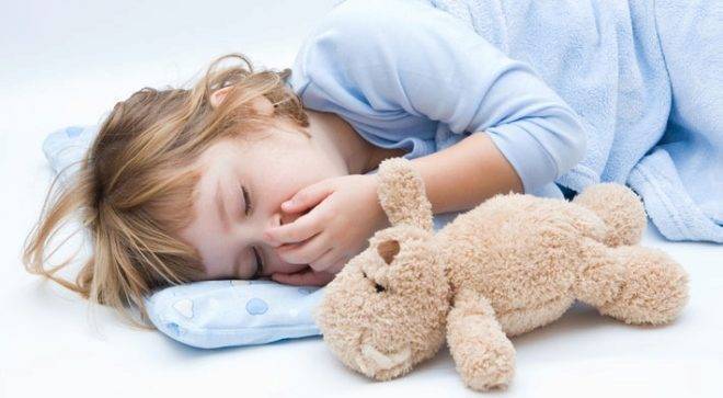 Чем кормить ребенка после рвоты, при отравлении и поносе - мнение Комаровского