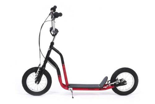 Как выбрать самокат для ребенка от 2-3 до 5-7 лет и научить его кататься?