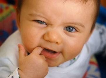 Как отучить ребенка грызть ногти: причины, советы психолога, Комаровского